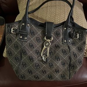 Dooney & Bourke Black Shoulder bag with latch hook